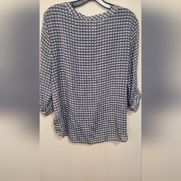 Ruby Rd. Blue and White Patterned Blouse - Picture 4 of 5